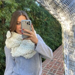 Knit cream infinitely scarf
